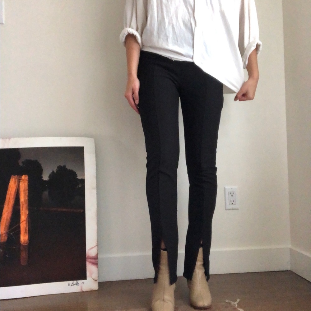 Slit ankle trousers